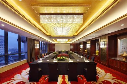 Sovereign Hotel Zhanjiang