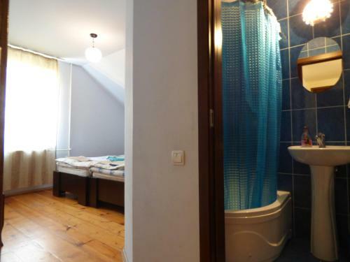 Hostal Anano Guest House