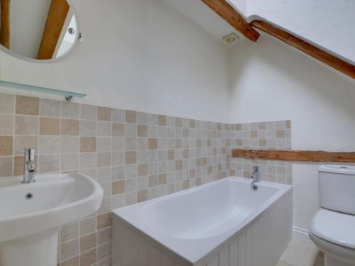 Holiday Home Warbleton Manor