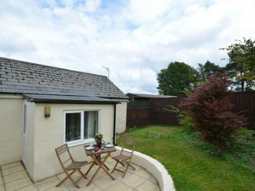 Spacious Holiday Home In Felindre With Garden