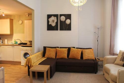 Manor Road Apartment