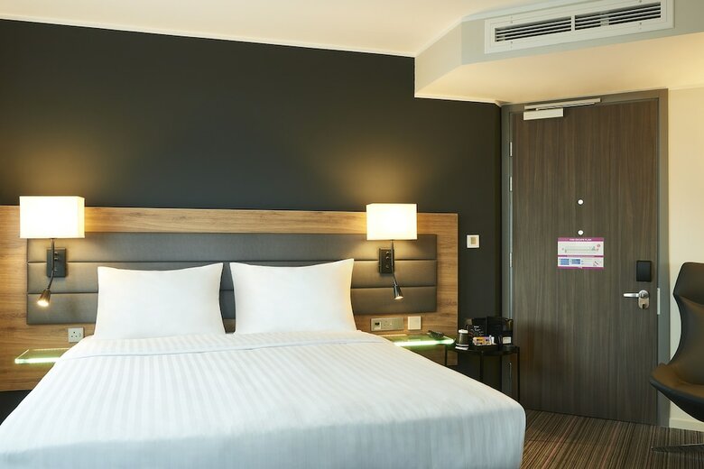 Hotel Moxy Edinburgh Airport