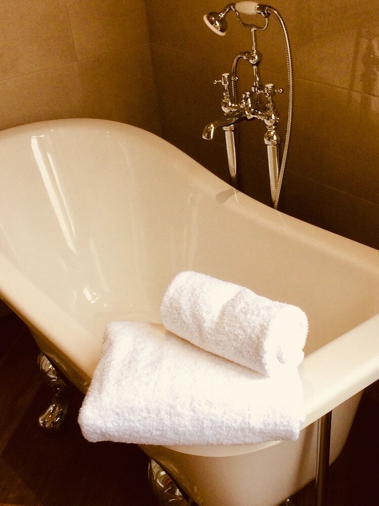 Kings Park Hotel