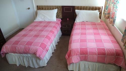Hostal Thalatta Guest House