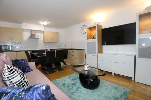 Apartamento Gorgeous 2 Bedroom 2 Bathroom Woolwich