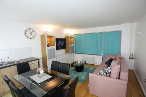 Apartamento Gorgeous 2 Bedroom 2 Bathroom Woolwich