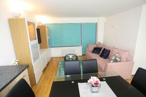 Apartamento Gorgeous 2 Bedroom 2 Bathroom Woolwich