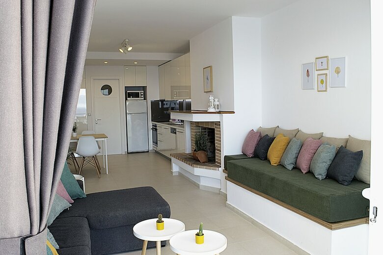 Meli Apartments & Villas