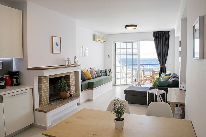Meli Apartments & Villas