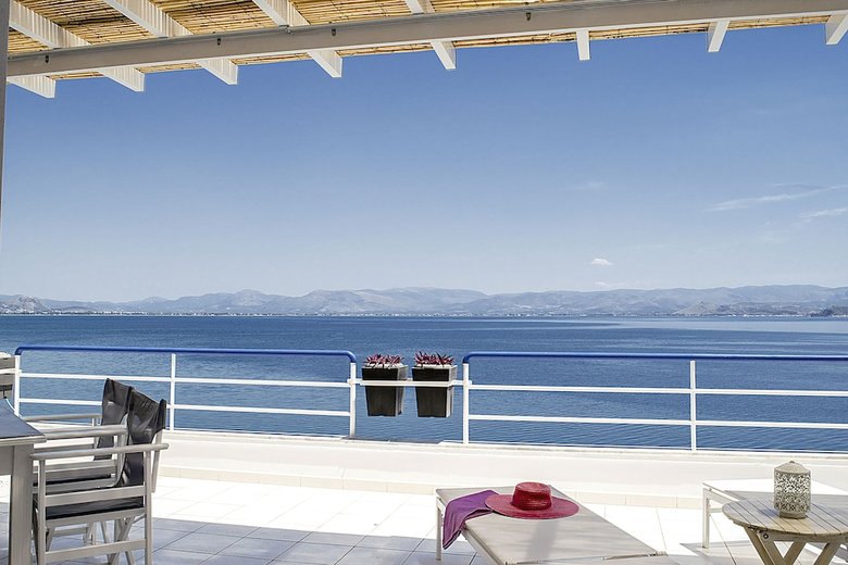 Meli Apartments & Villas