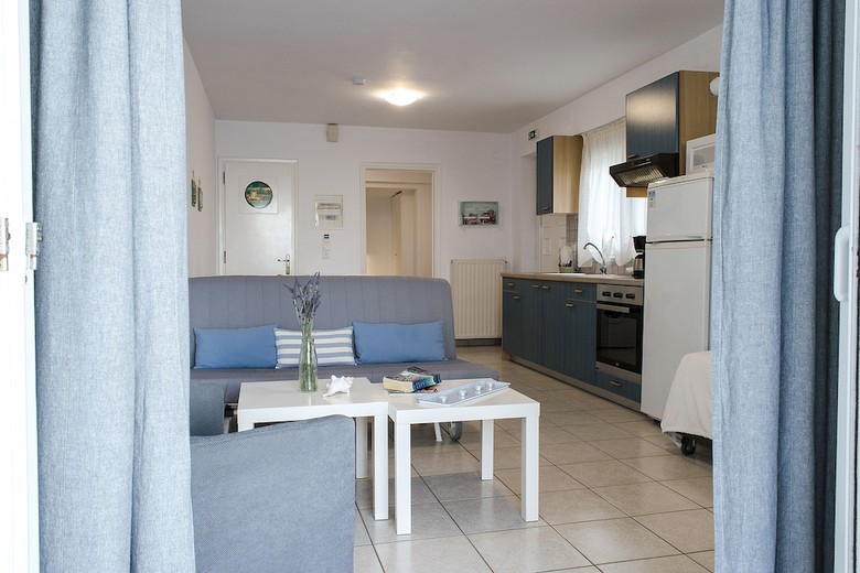 Meli Apartments & Villas