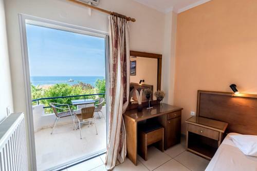 Faros Apartments