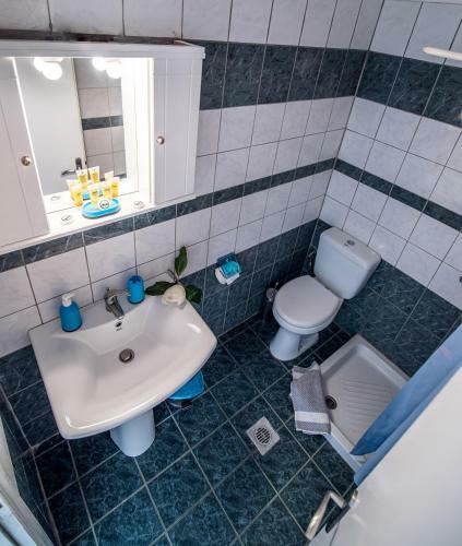 Faros Apartments