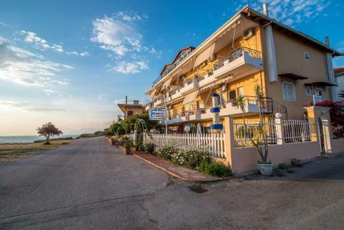 Faros Apartments