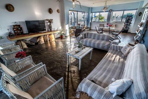 Faros Apartments