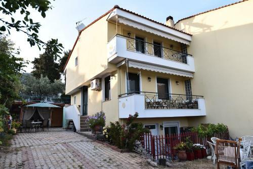 Maisonette Near The Sea