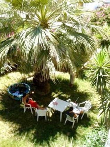 Hostal Pension Aretoussa