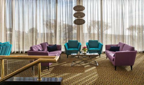 Seven Arches Hotel