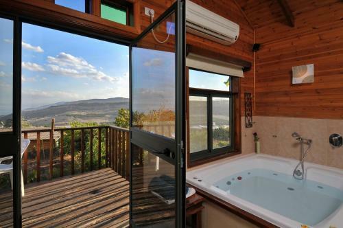Lodge Sharvit Hakesem