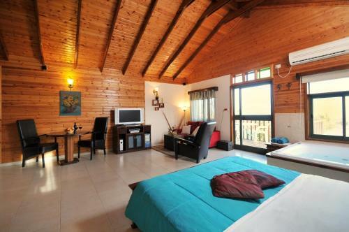 Lodge Sharvit Hakesem