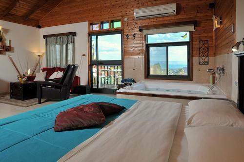 Lodge Sharvit Hakesem
