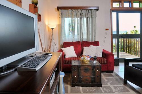 Lodge Sharvit Hakesem