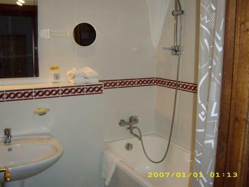 Hostal Casa Cu Cerb