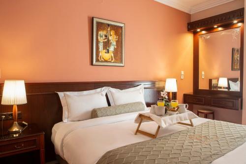 Pella Hotel