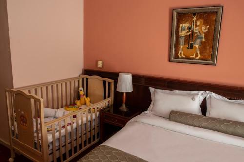 Pella Hotel