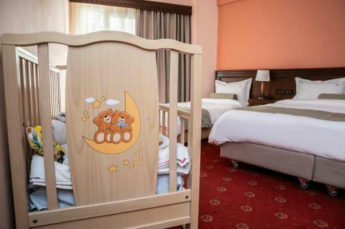 Pella Hotel
