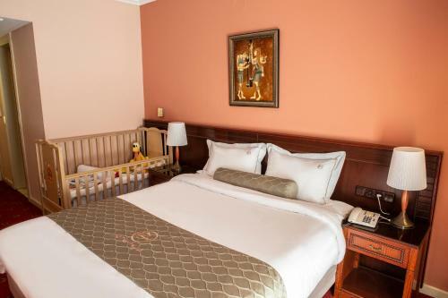 Pella Hotel