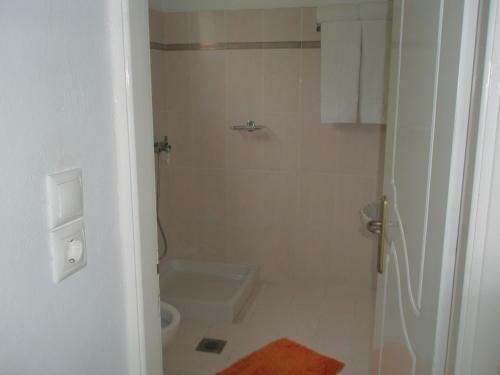 Haris Apartments