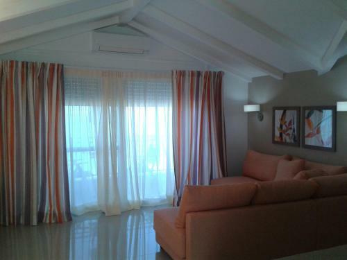 Haris Apartments