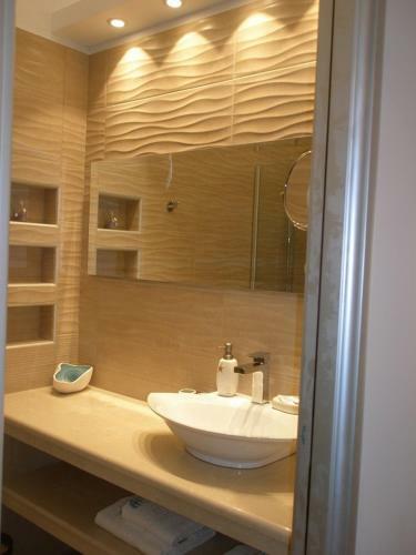 Haris Apartments