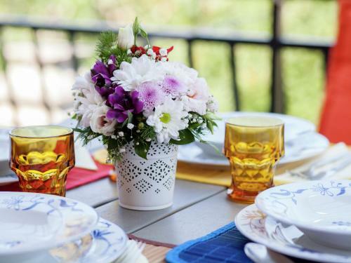 Charming Apartment In Okrug Donji Near Sea