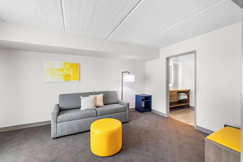 Hotel Comfort Suites Airport - Austin