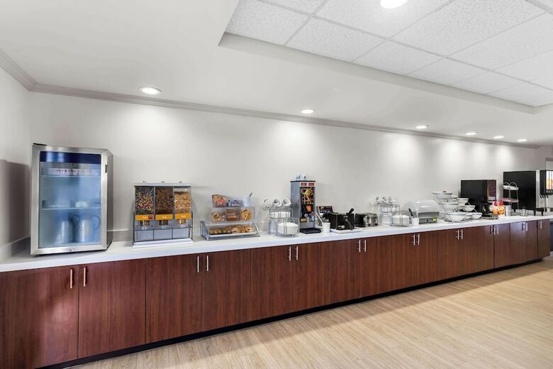 Hotel Comfort Suites Airport - Austin