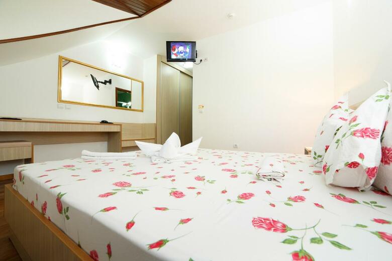 Insula Hotel