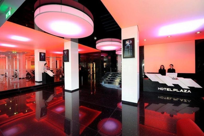 Plaza V Hotel