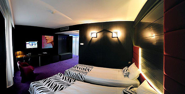 Plaza V Hotel