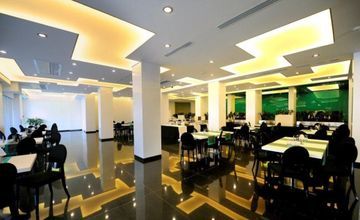 Plaza V Hotel