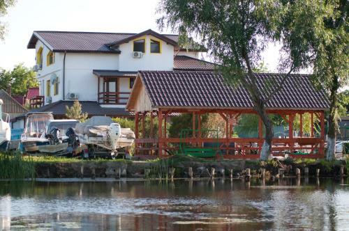 Hostal Pensiunea Califar