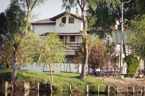 Hostal Pensiunea Califar