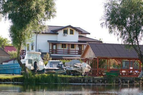 Hostal Pensiunea Califar