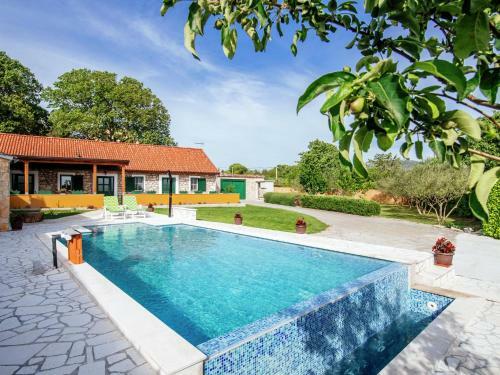 Peaceful Holiday Home With Pool In Kakma