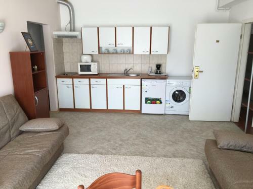 Club Topaz Apartments