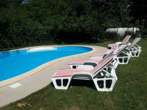Club Topaz Apartments