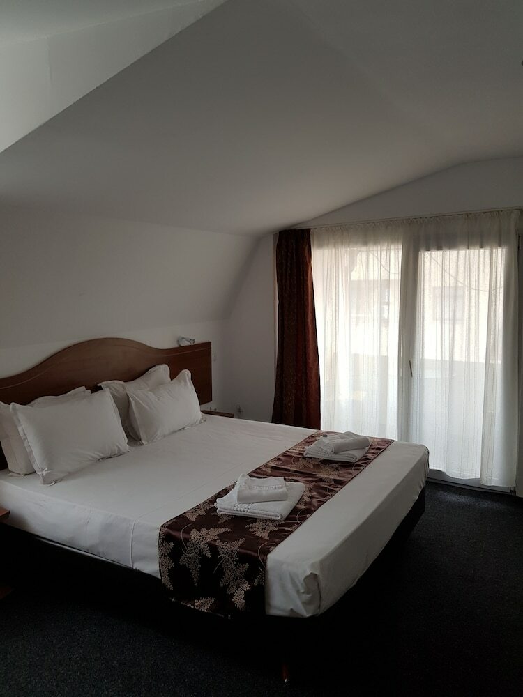 Tranzzit Hotel