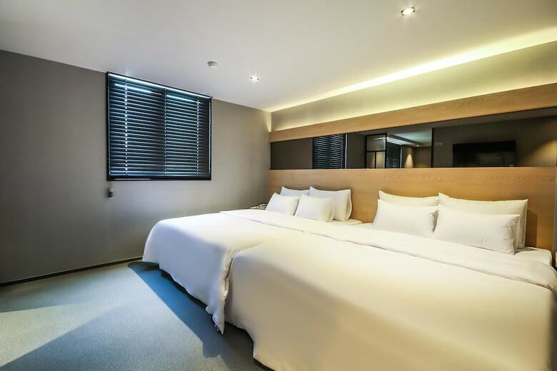 Hostal Hotel Deluxe