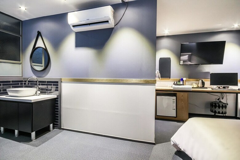 Hostal Hotel Deluxe